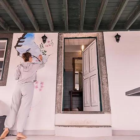 Loving Strangers * 마달레나