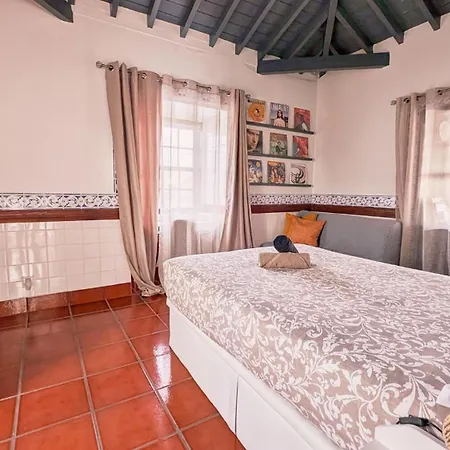 Hostel Loving Strangers Madalena (Azores)