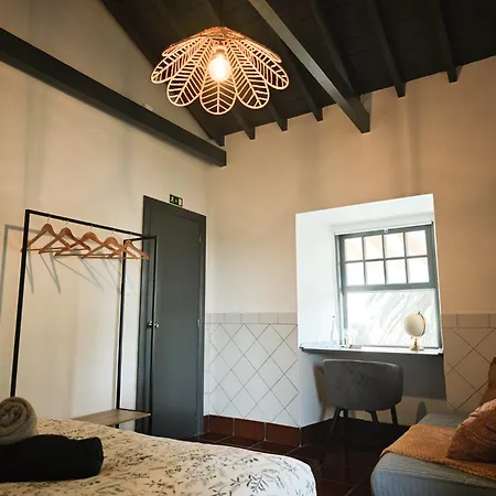 Loving Strangers 호스텔 *