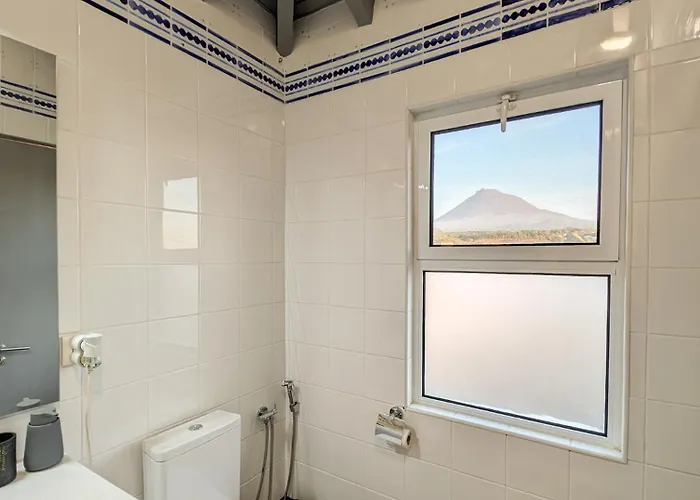 Loving Strangers 호스텔 마달레나