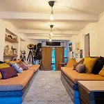 Loving Strangers Hostel Madalena (Azores)