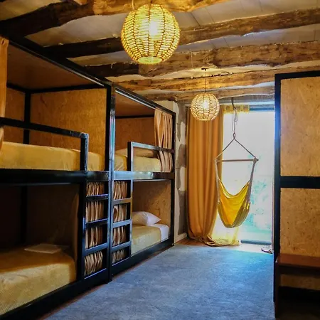 Loving Strangers Madalena (Azores)