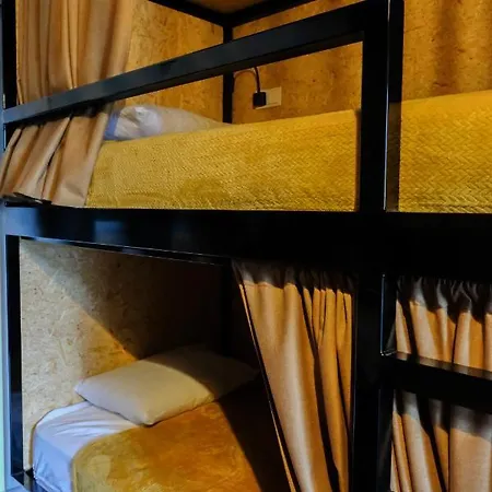 Loving Strangers * Madalena (Azores)