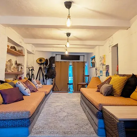 Loving Strangers Hostel Madalena