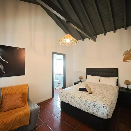 Loving Strangers Hostel Madalena (Azores)