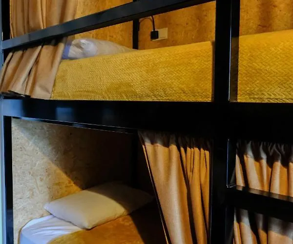 Loving Strangers * Madalena (Azores)