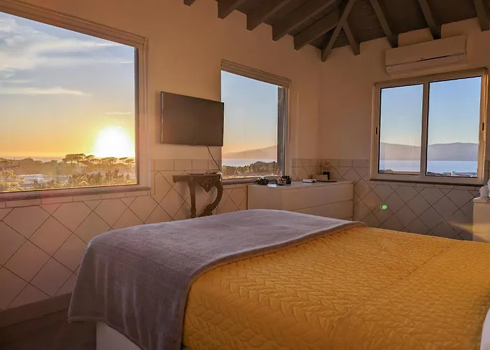 Loving Strangers Hostel Madalena (Azores)